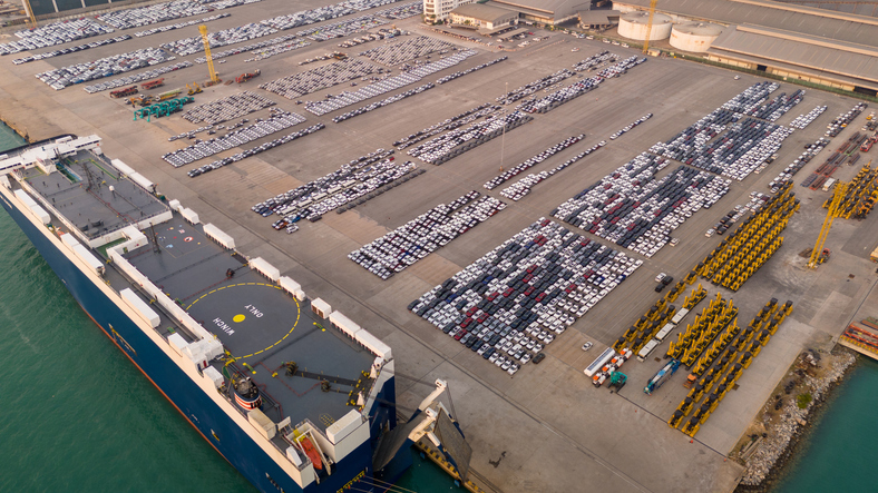Many new cars running cargo ship